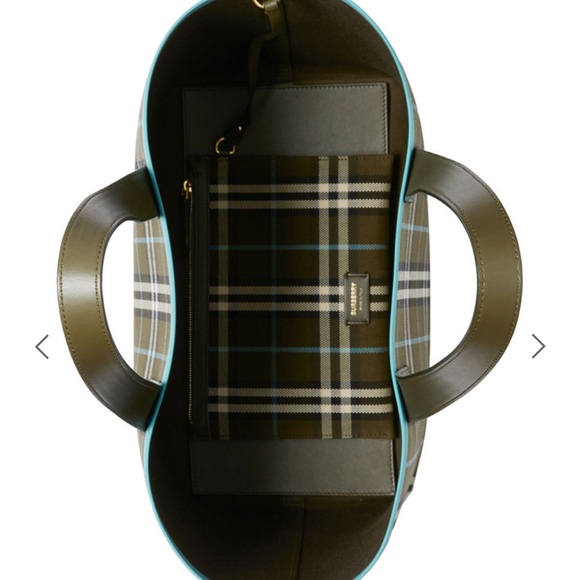 Brand new Burberry London Tote with detachable pouch. Still in box! - Picture 6 of 6